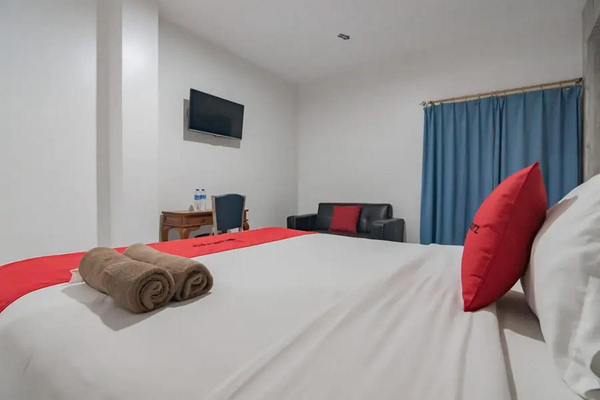 Reddoorz At Arwiga Hotel Near Rs Hasan Sadikin Bandung Eksteriør bilde