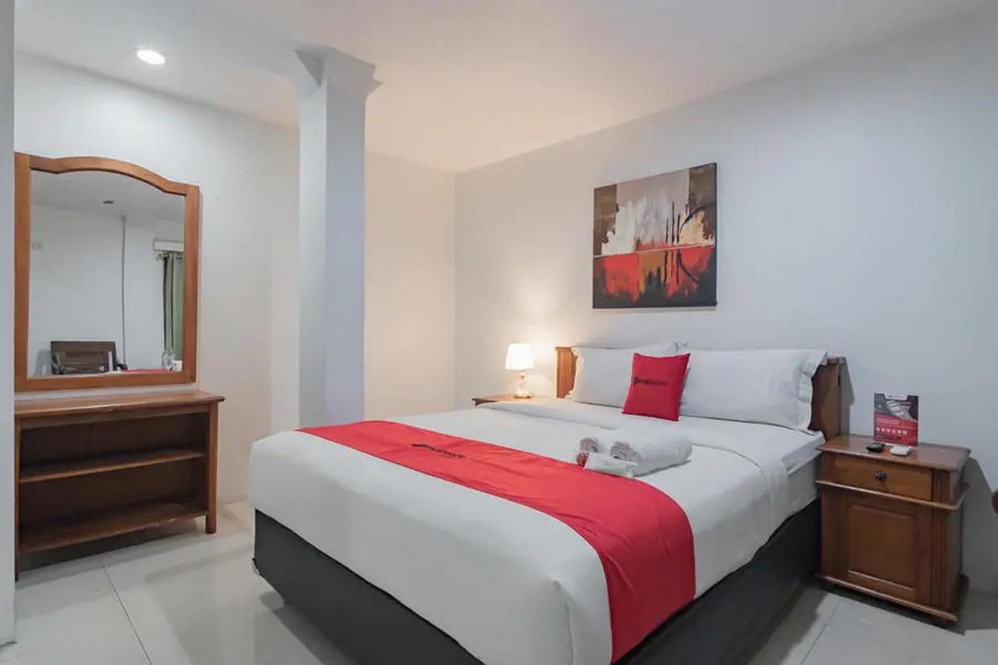Reddoorz At Arwiga Hotel Near Rs Hasan Sadikin Bandung Eksteriør bilde