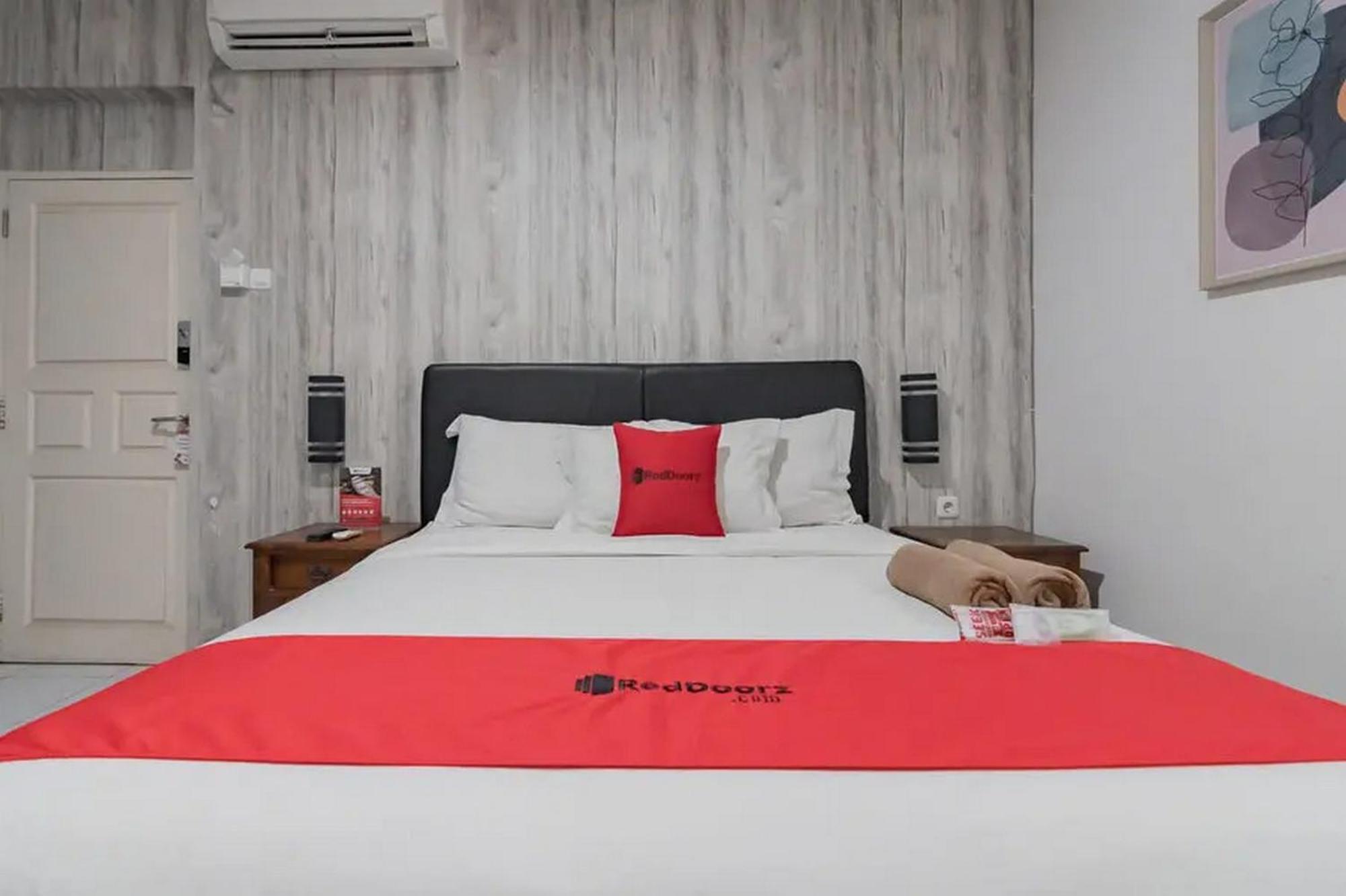 Reddoorz At Arwiga Hotel Near Rs Hasan Sadikin Bandung Eksteriør bilde