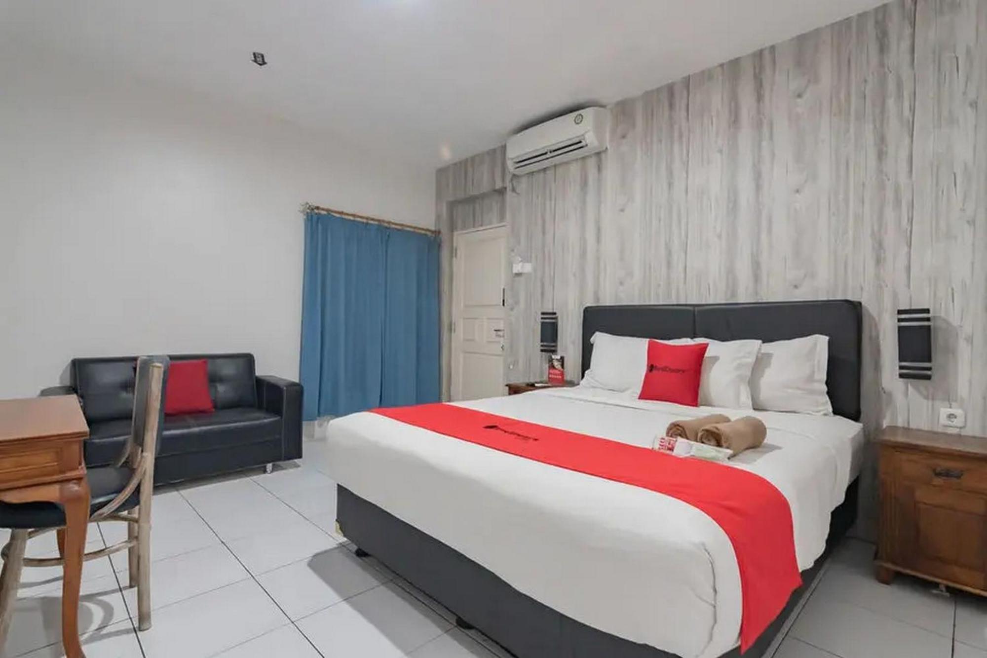 Reddoorz At Arwiga Hotel Near Rs Hasan Sadikin Bandung Eksteriør bilde
