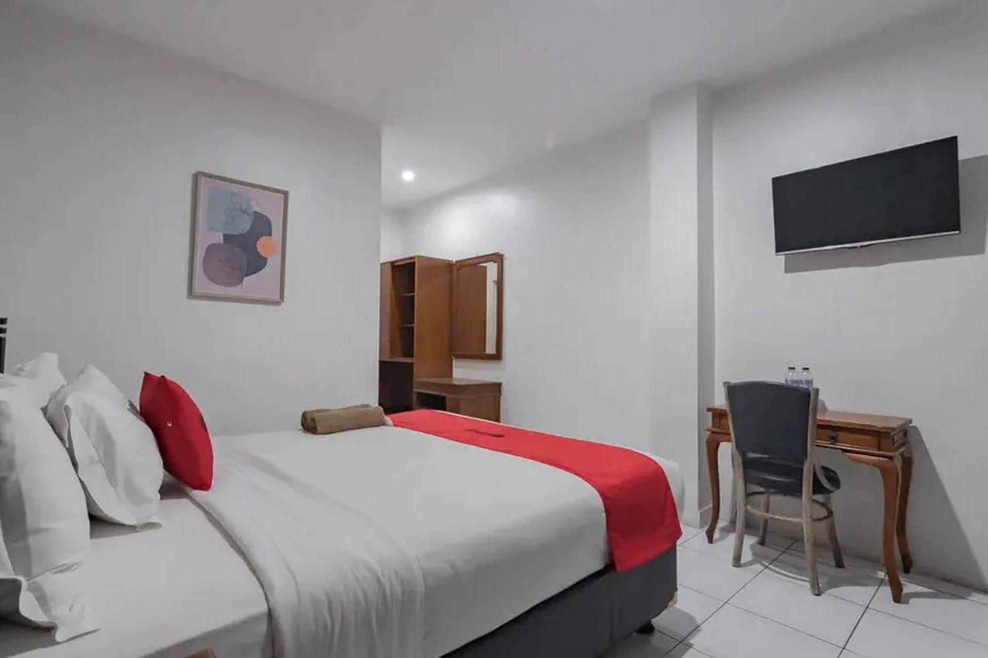 Reddoorz At Arwiga Hotel Near Rs Hasan Sadikin Bandung Eksteriør bilde