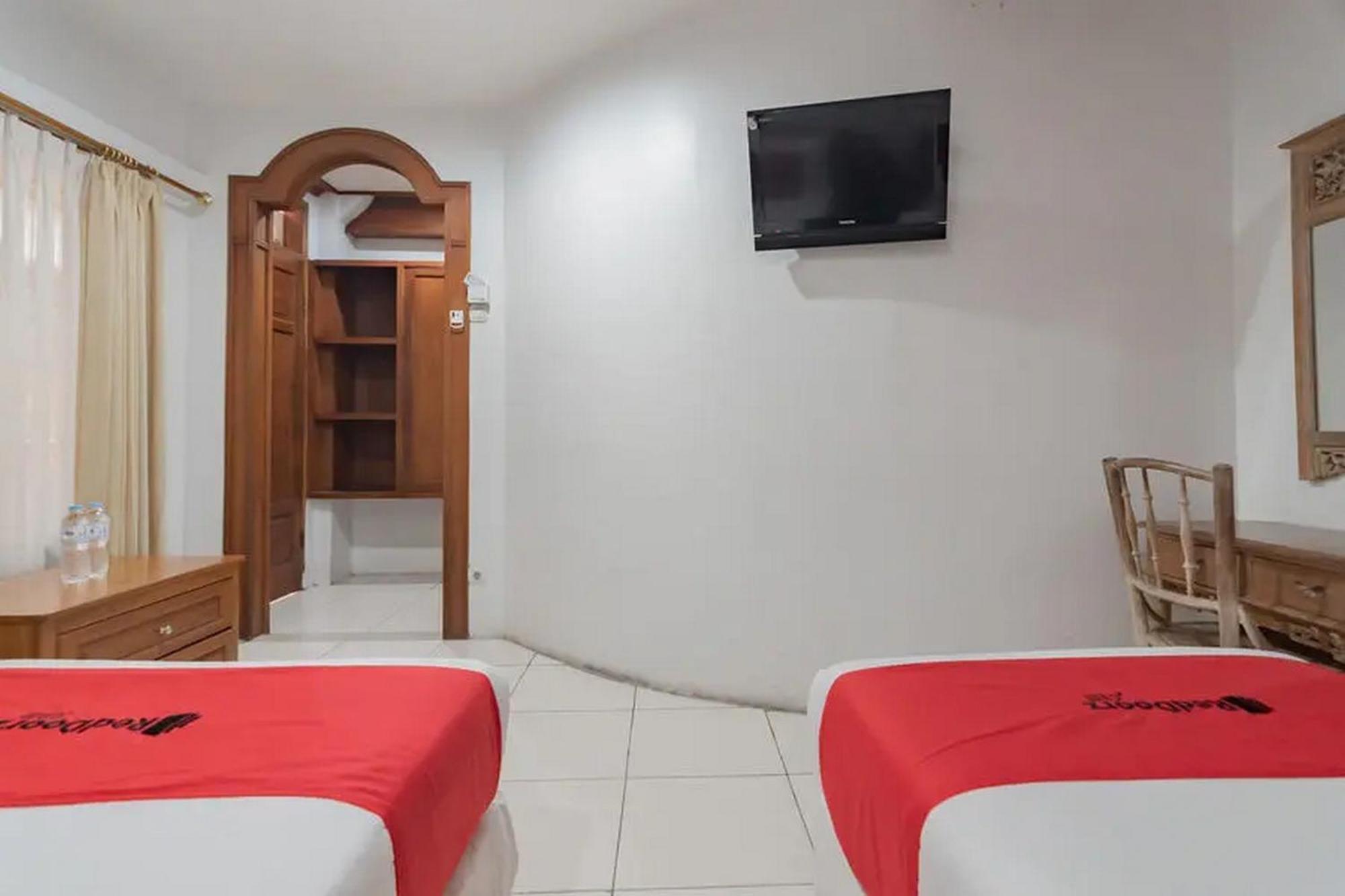 Reddoorz At Arwiga Hotel Near Rs Hasan Sadikin Bandung Eksteriør bilde
