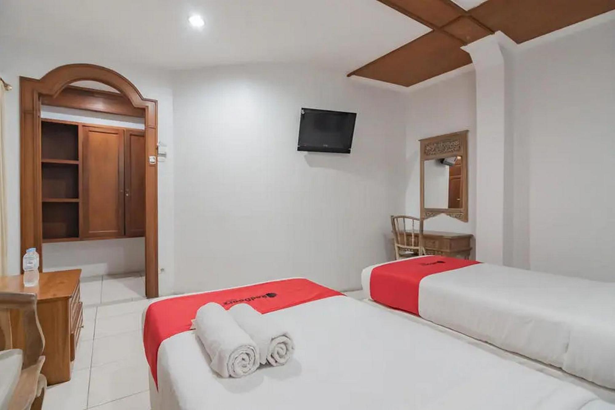Reddoorz At Arwiga Hotel Near Rs Hasan Sadikin Bandung Eksteriør bilde